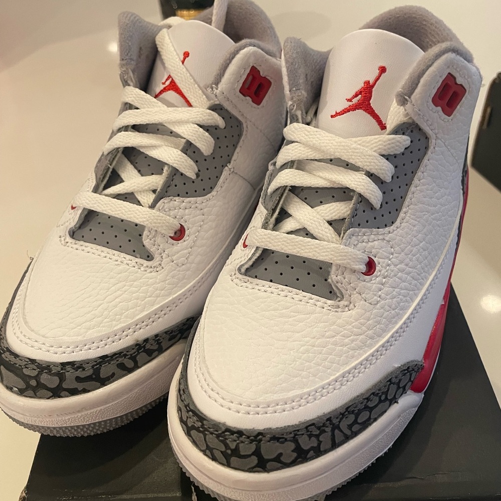 Jordan 3 retro size 11 little kids